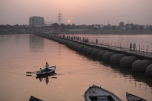 Home 42 Kashi tour packages